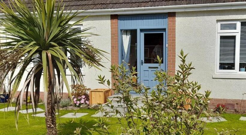 21kr Bed And Breakfast, Close To Beach, Town Centre And Golf