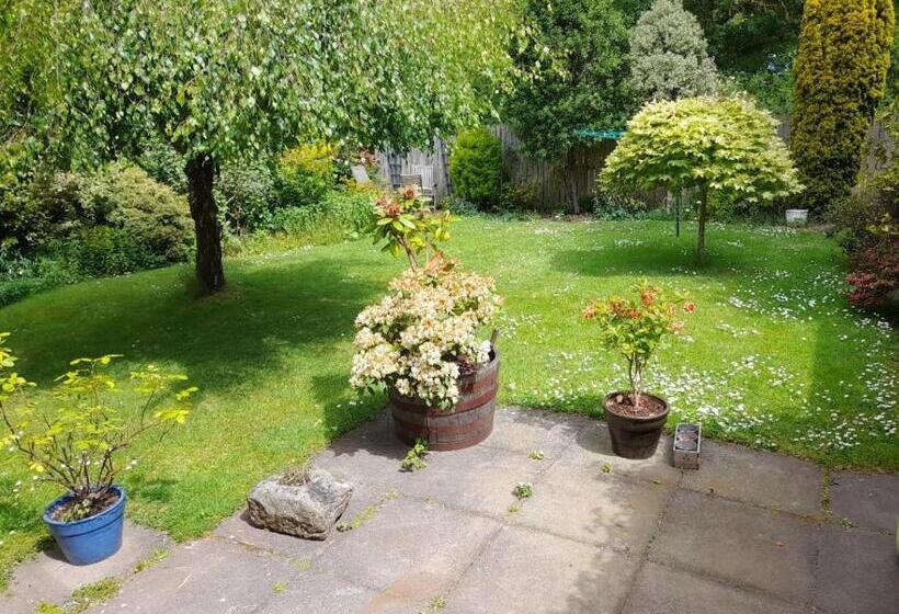 21kr Bed And Breakfast, Close To Beach, Town Centre And Golf