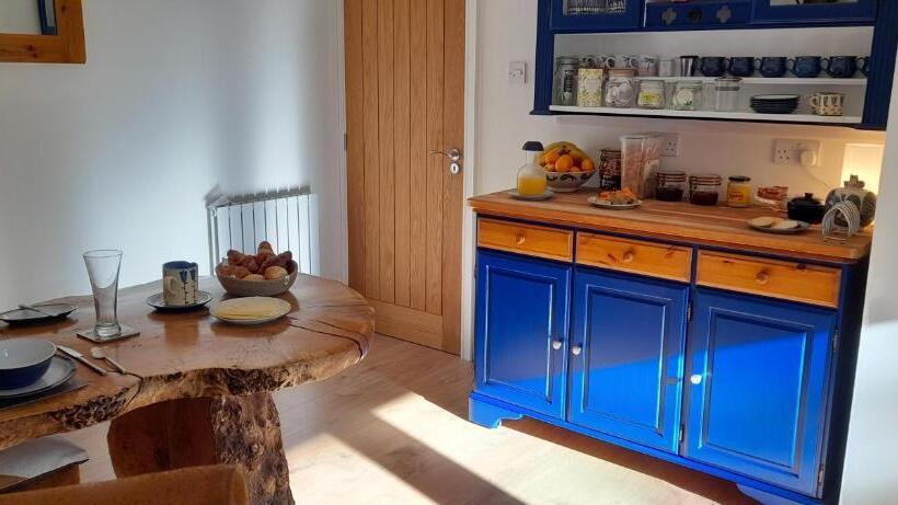 21kr Bed And Breakfast, Close To Beach, Town Centre And Golf