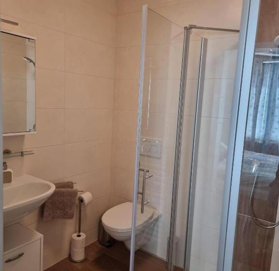 ユースホステル Gasthof Weidenauer Gabi S Café