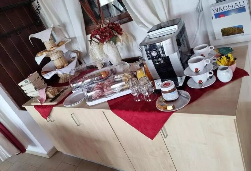 هاستل Gasthof Weidenauer  Gabi S Café