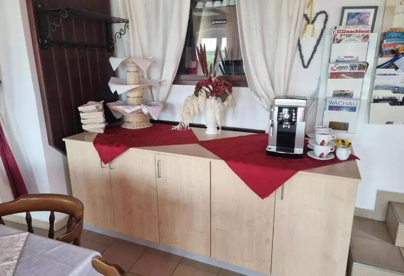 هاستل Gasthof Weidenauer  Gabi S Café