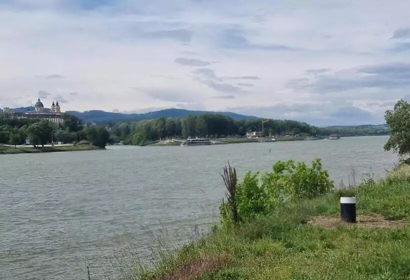 هاستل Gasthof Weidenauer  Gabi S Café