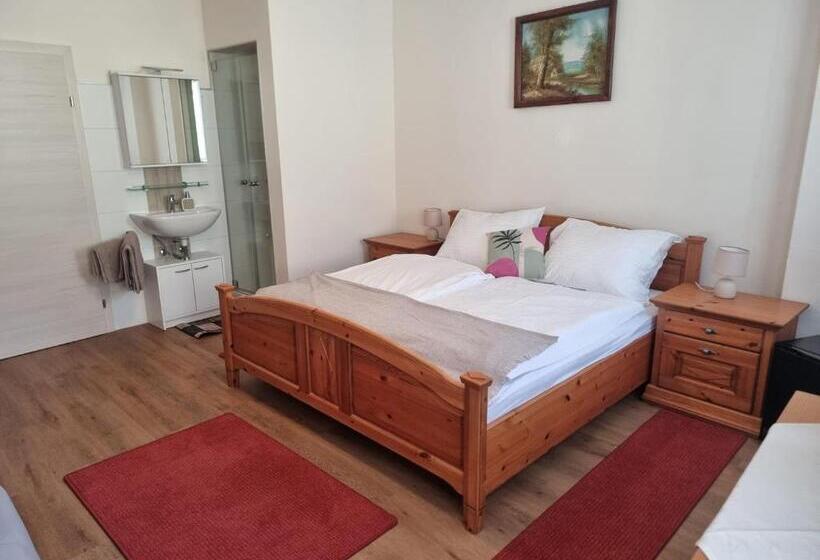 ユースホステル Gasthof Weidenauer Gabi S Café