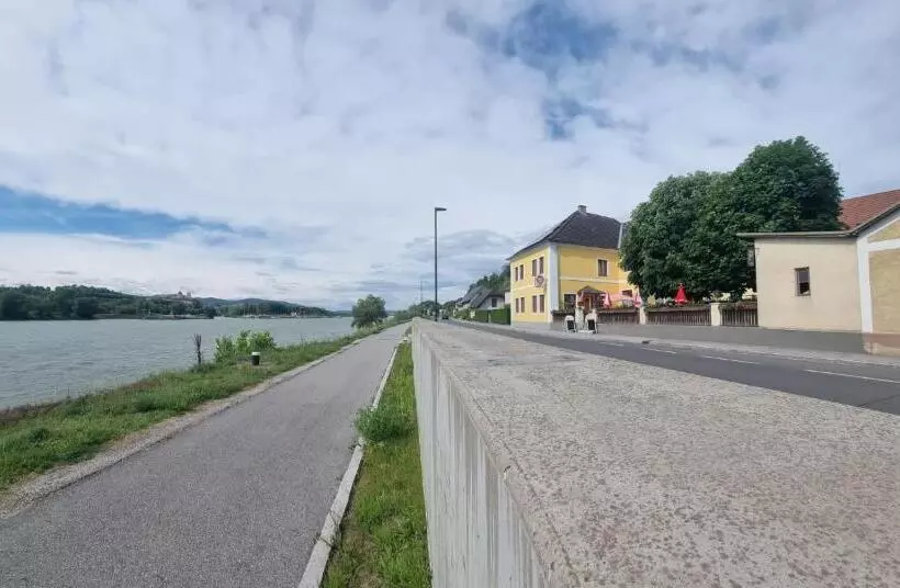 هاستل Gasthof Weidenauer  Gabi S Café