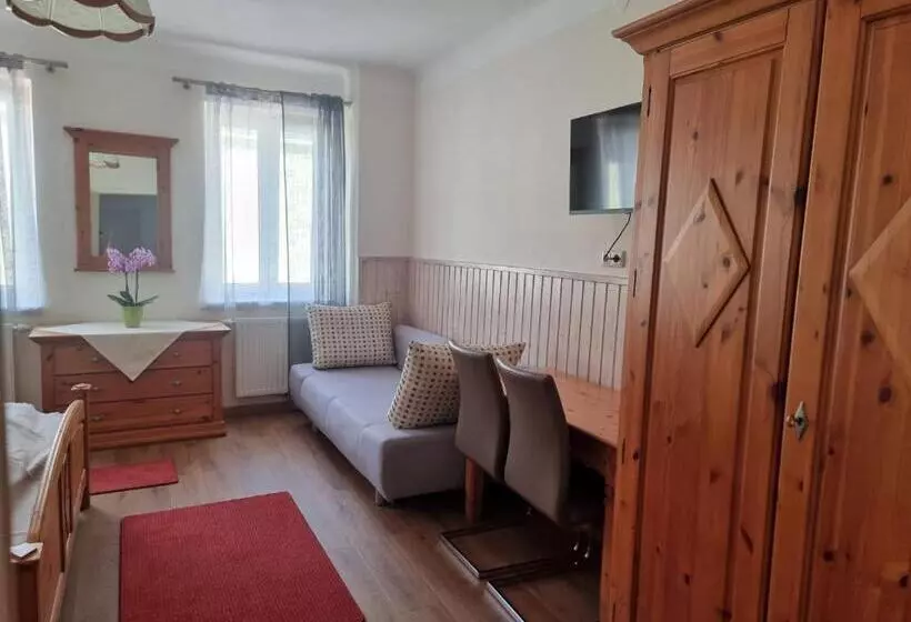 هاستل Gasthof Weidenauer  Gabi S Café