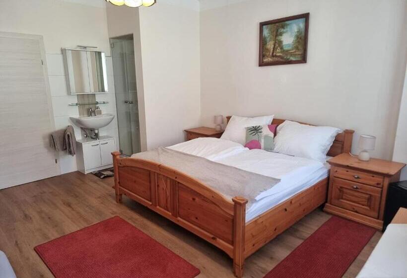 ユースホステル Gasthof Weidenauer Gabi S Café