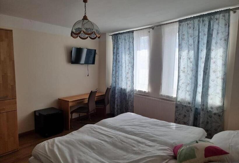 ユースホステル Gasthof Weidenauer Gabi S Café