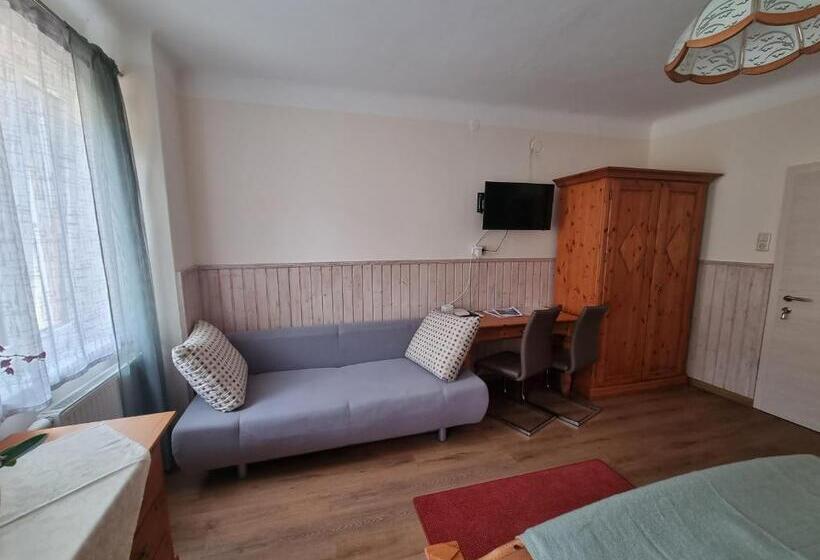 ユースホステル Gasthof Weidenauer Gabi S Café