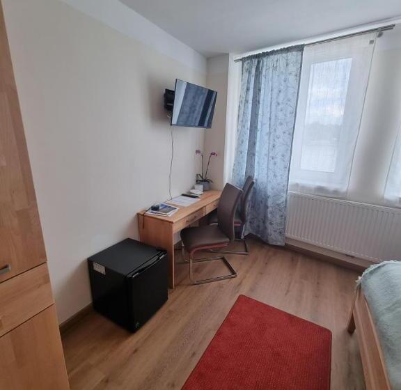 ユースホステル Gasthof Weidenauer Gabi S Café