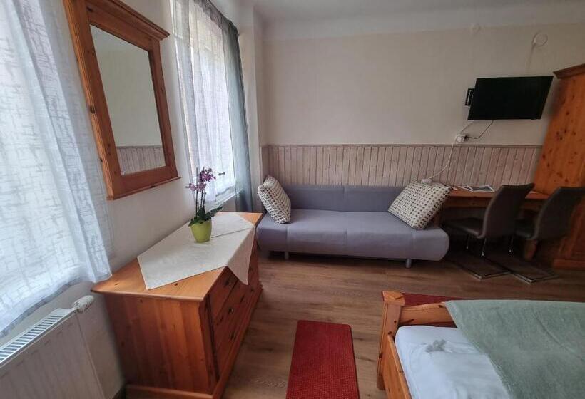 ユースホステル Gasthof Weidenauer Gabi S Café