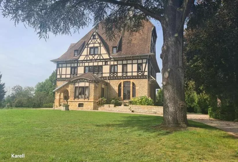 Aamiaismajoitus (B&B) Manoir De La Gravière