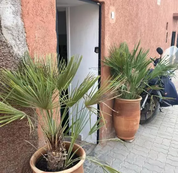 تختخواب و صبحانه Riad Royal