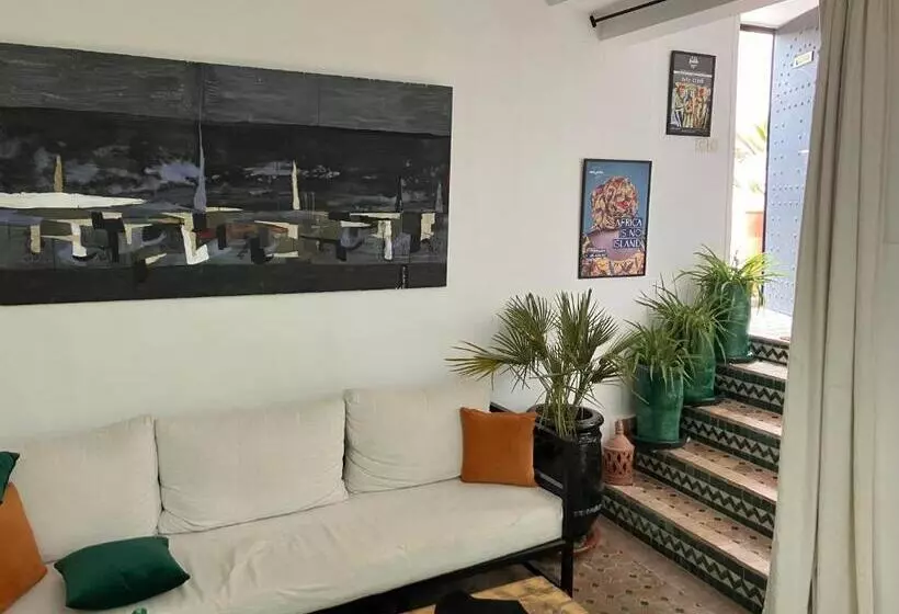 تختخواب و صبحانه Riad Royal