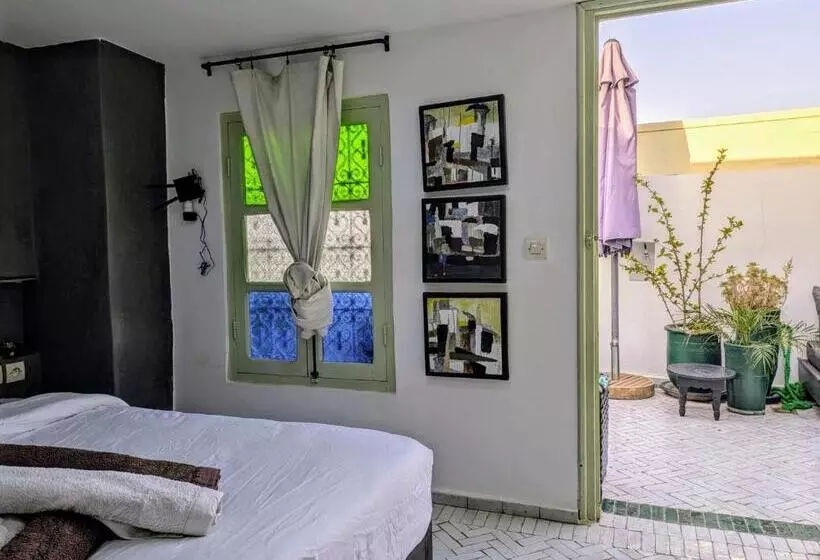 تختخواب و صبحانه Riad Royal