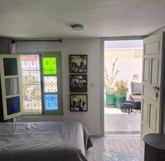 تختخواب و صبحانه Riad Royal