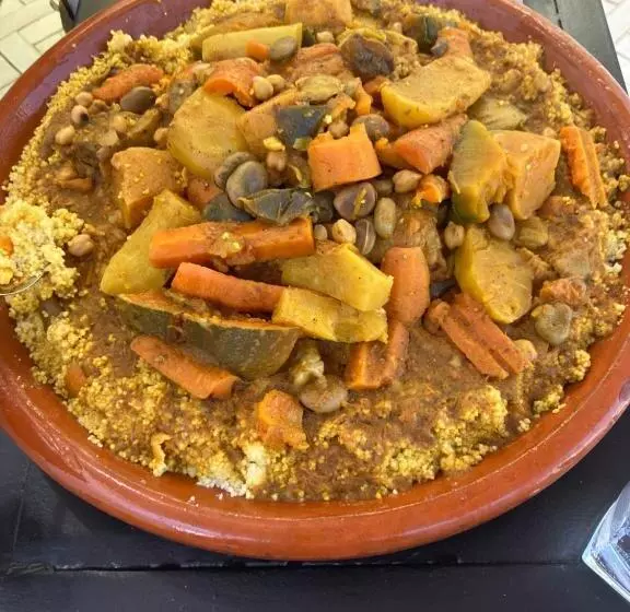 تختخواب و صبحانه Riad Royal