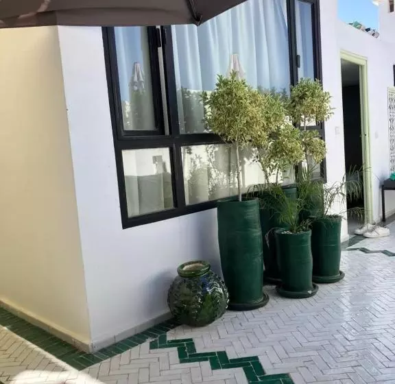 تختخواب و صبحانه Riad Royal