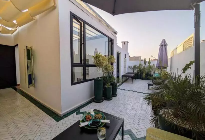 تختخواب و صبحانه Riad Royal