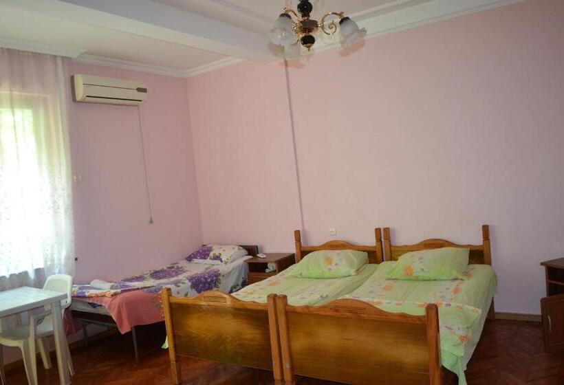 هتل Beach Front Seaside