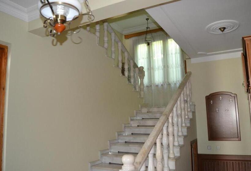 هتل Beach Front Seaside