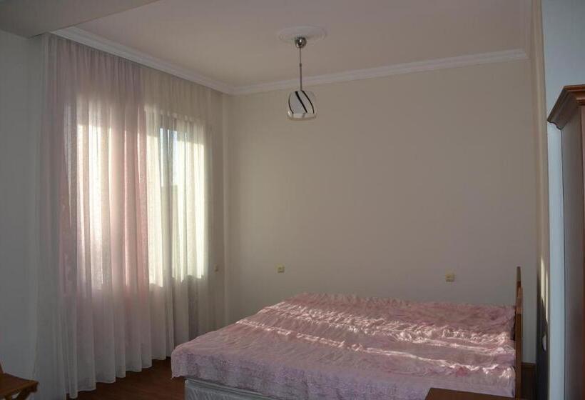 هتل Beach Front Seaside