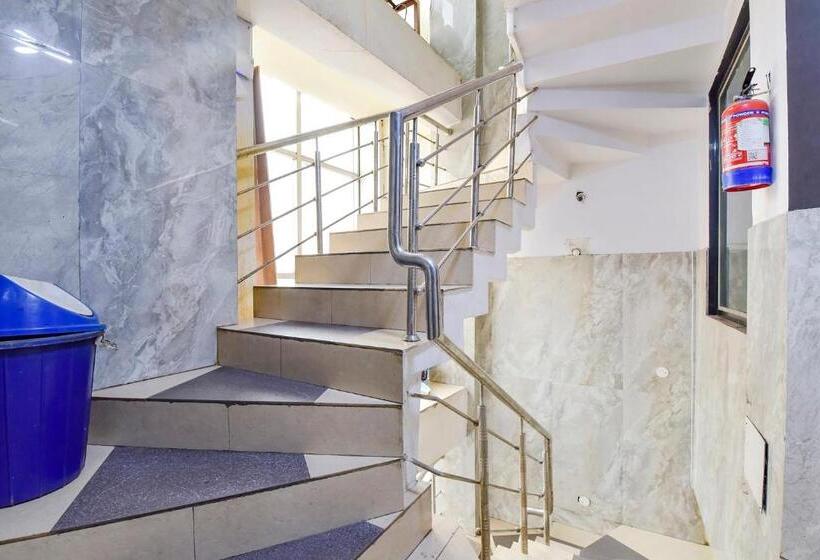 هتل Fabexpress Glacier Inn