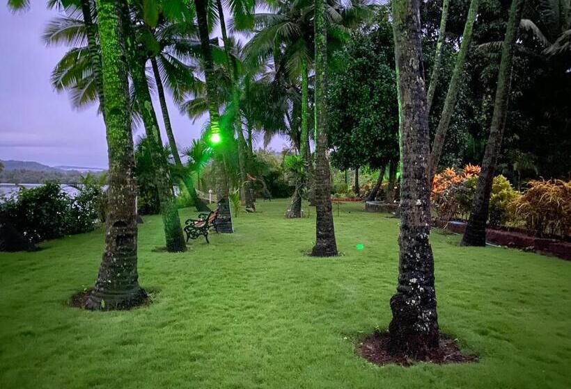 Hotel Serene Retreat Heaven