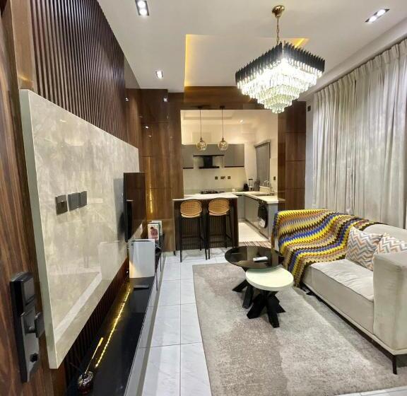 پانسیون Dd S Shortlets And Apartments