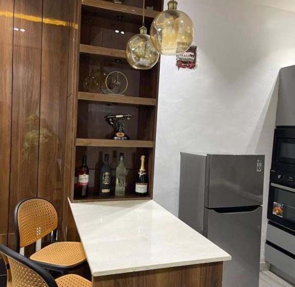 پانسیون Dd S Shortlets And Apartments