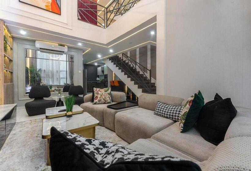 پانسیون Dd S Shortlets And Apartments