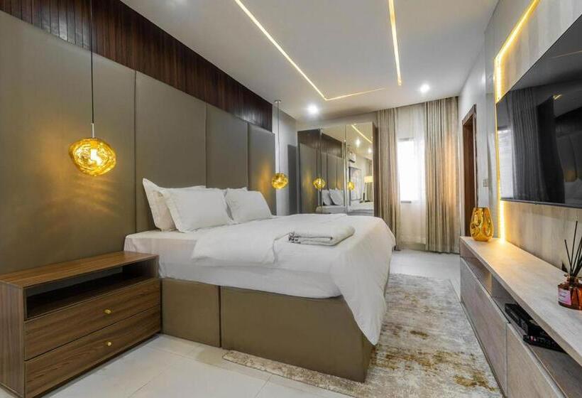 پانسیون Dd S Shortlets And Apartments