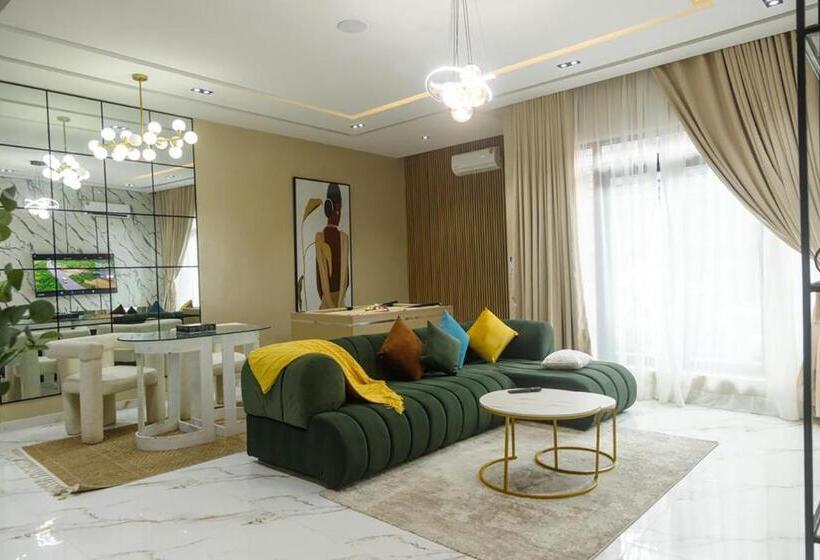 پانسیون Dd S Shortlets And Apartments