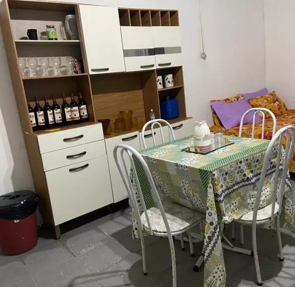 Pensió Studio Eli Lima