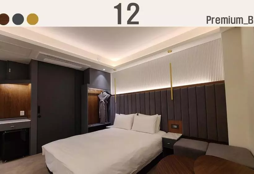 The Plain Hotel Dongyang