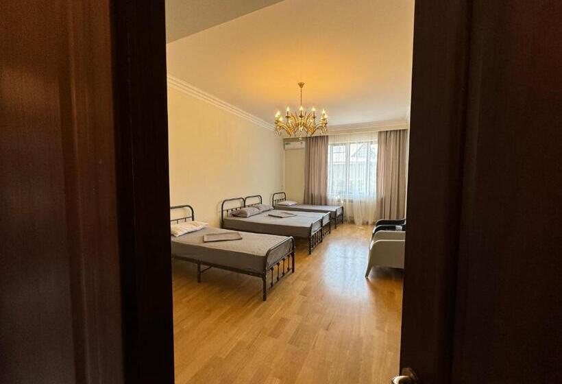 تختخواب و صبحانه Velvet Vouge Hostel