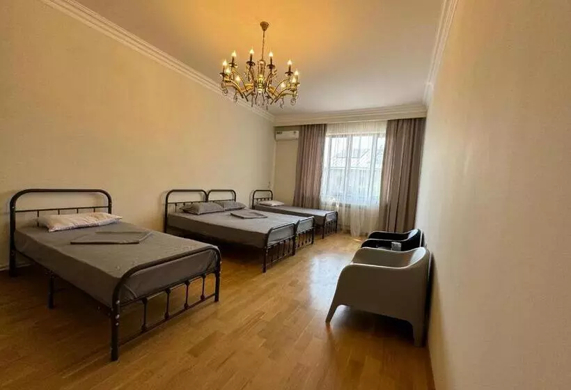 تختخواب و صبحانه Velvet Vouge Hostel