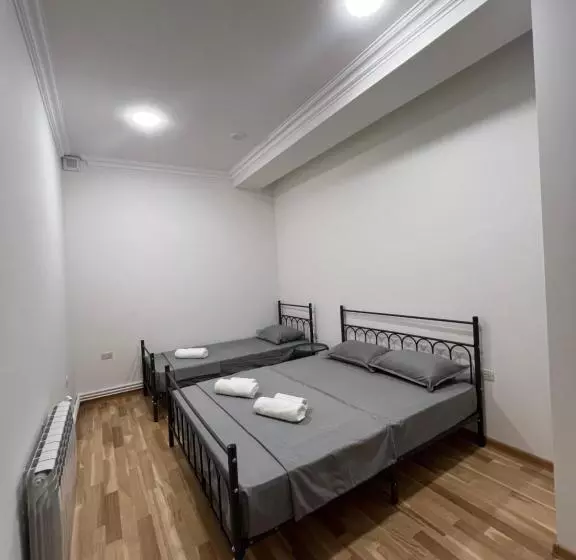 تختخواب و صبحانه Velvet Vouge Hostel