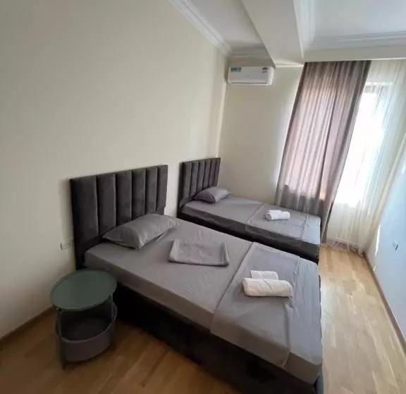 تختخواب و صبحانه Velvet Vouge Hostel