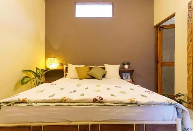 هتل Aavya Wellness Retreat Center