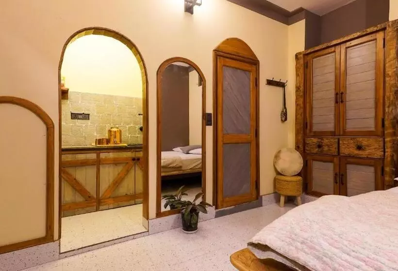 هتل Aavya Wellness Retreat Center