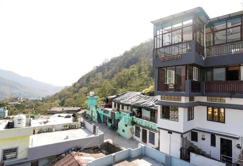 هتل Aavya Wellness Retreat Center