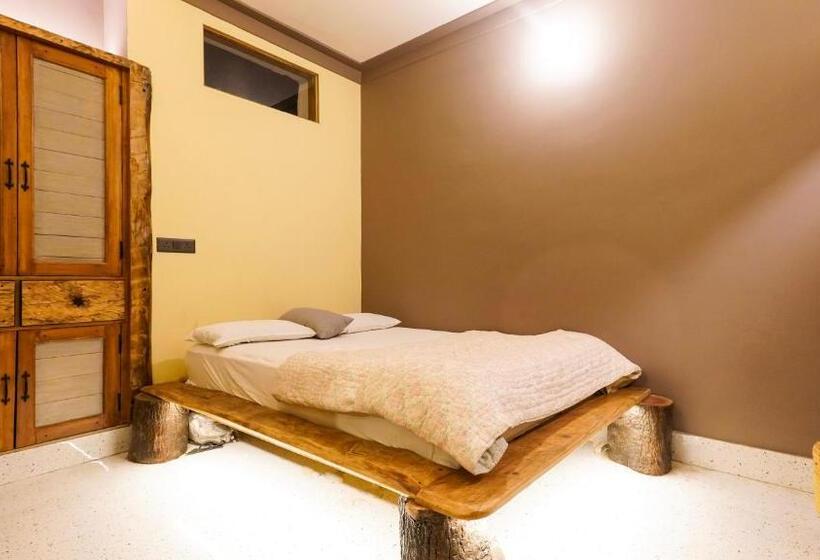 هتل Aavya Wellness Retreat Center