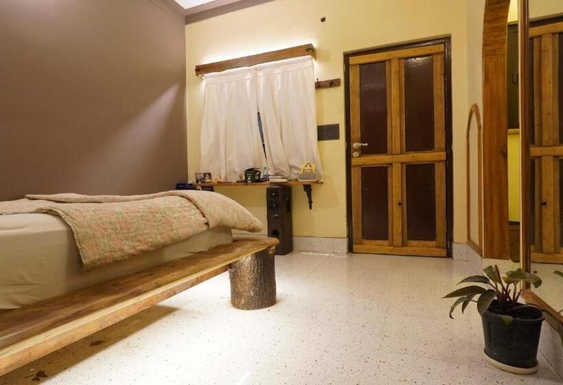 هتل Aavya Wellness Retreat Center