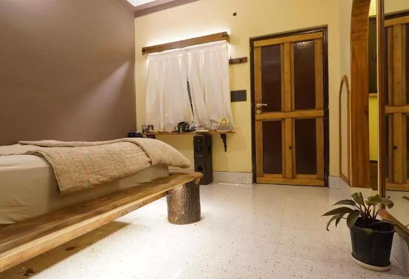 هتل Aavya Wellness Retreat Center
