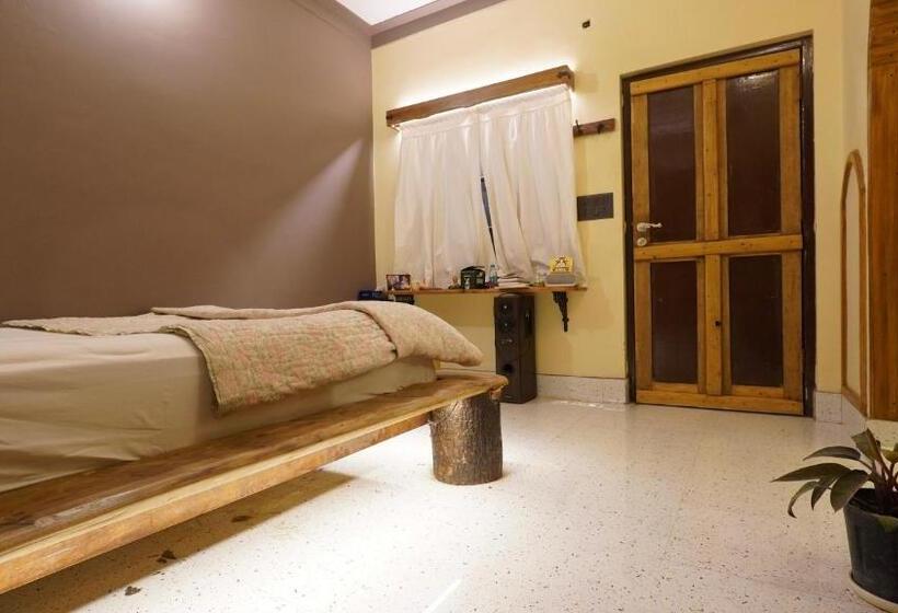 هتل Aavya Wellness Retreat Center