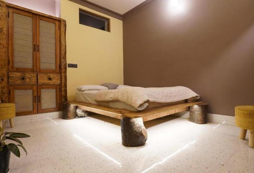 هتل Aavya Wellness Retreat Center