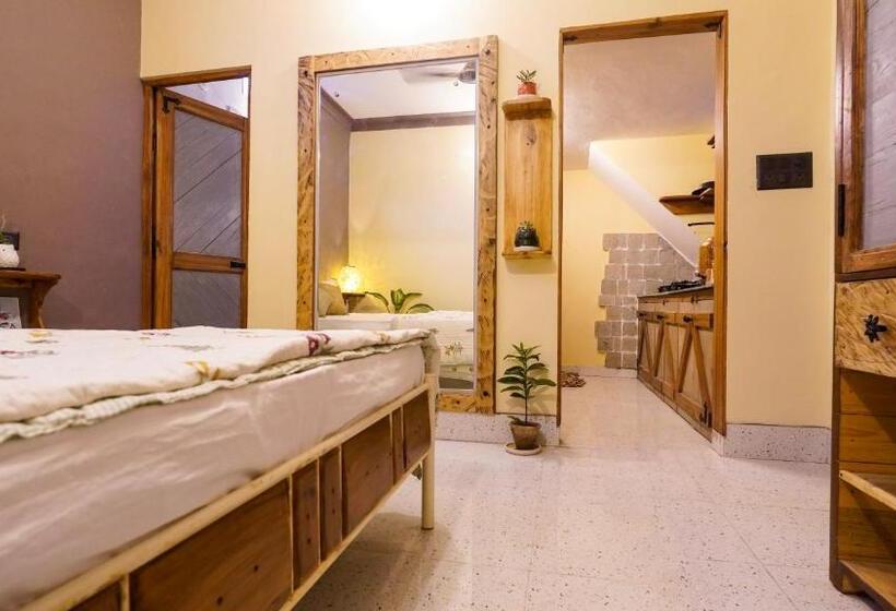 هتل Aavya Wellness Retreat Center