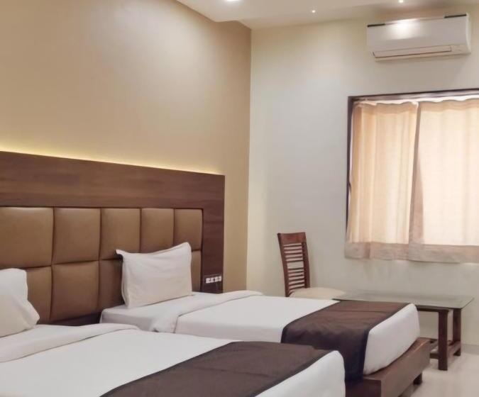 호텔 Harshali Residency, Khopoli, Near Imagica