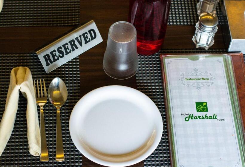 호텔 Harshali Residency, Khopoli, Near Imagica